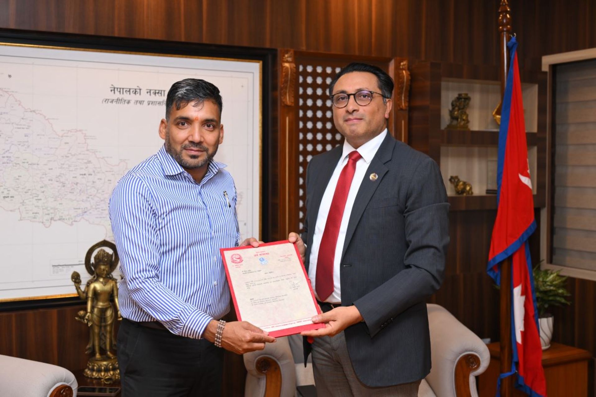 अर्थमन्त्री डा. स्वर्णिम वाग्लेको राजस्व सल्लाहकारमा एफसीए भोजन अर्याल नियुक्त